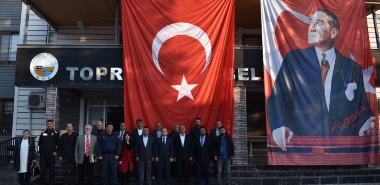 Toprakkale Belediye Başkanlığı Toplantı Salonunda Muhtarlar Toplantısı yapıldı.