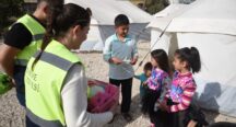 “Merhaba, Ben Zeynep Duru Kartal. Sizlere Sevgiyle Dolu Oyuncaklarımı Gönderiyorum. Sizleri Çok Seviyorum. Yaralı Arkadaşlarıma Şifa Diliyor Ve Hepinizi Tek Tek Sarılıp Öpüyorum.”