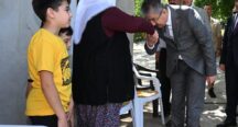 Vali Dr. Erdinç Yılmaz, Şehidimiz Jandarma Komando Er Hasan Cilves’in Ailesini Hasanbeyli İlçesindeki Evlerinde Ziyaret Etti