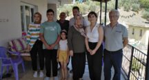 Osmaniye’de Emekli Öğretmenden, Köyündeki Başarılı Öğrencileri Altın İle Ödüllendirdi