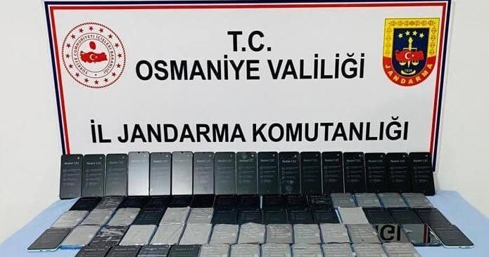 Osmaniye’de Kaçak Telefon Ele Geçirildi