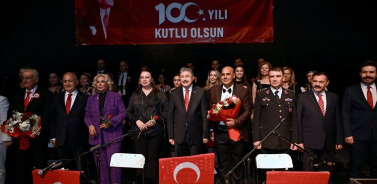 Cumhuriyetimizin 100. Yılı Kutlama Etkinlikleri Dolayısıyla Osmaniye Musiki Derneği Belediye Korosu “100. Yıl Konseri” Verdi
