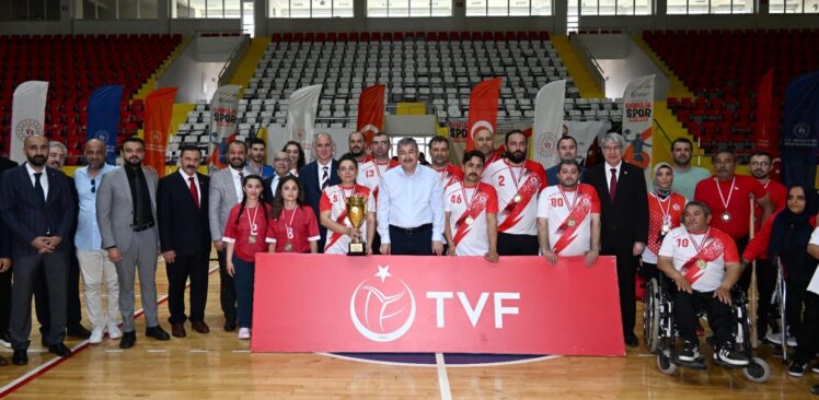 2023-2024 Oturarak Voleybol 1. Liginin Şampiyonu Olan Osmaniye Gençlik Eğitim ve Spor Kulübü Süper Lige Yükseldi