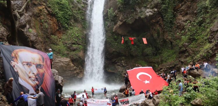 19 Mayıs Atatürk’ü Anma, Gençlik Ve Spor Bayramı Dolayısıyla Karaçay Şelalesi’ne Doğa Yürüyüşü Düzenlendi