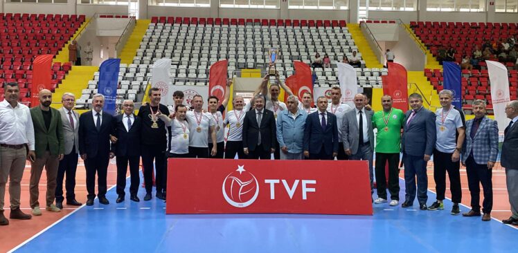 Oturarak Voleybol Süper Lig Final Müsabakaları Kupa ve Madalya Töreni Tosyalı Spor Salonunda Yapıldı