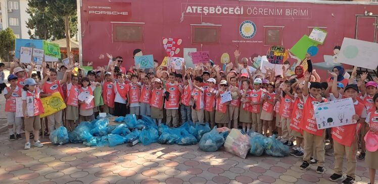 5 Haziran Dünya Çevre Günü Dolayısıyla Osmaniye Yedi Ocak İlkokulu TEMA GÖNÜLLÜLERİ Farkındalık Oluşturmak İçin Okul Çevresindeki Cadde Ve Sokaklardaki Çöpleri Topladılar