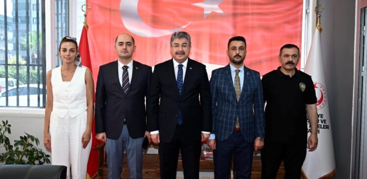 Vali Dr. Erdinç Yılmaz, Türkiye Gaziler ve Şehit Aileleri Vakfı Osmaniye Şubesini Ziyaret Etti