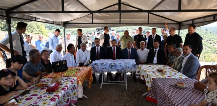         Vali Dr. Erdinç Yılmaz,  Osmaniye’nin  Hasanbeyli ilçesine bağlı Çolaklı Köyü sakinleri ile bir araya geldi