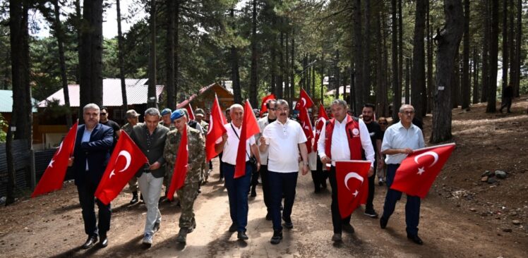 Vali Yılmaz, 30 Ağustos Zafer Bayramında Düzenlenen Doğa Etkinliğinde Şehitlerimizin Yakınları ve Gazilerimizle Bir Araya Geldi