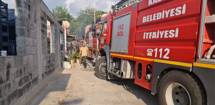 Kadirli’de çıkan yangın itfaiye ekiplerince söndürüldü