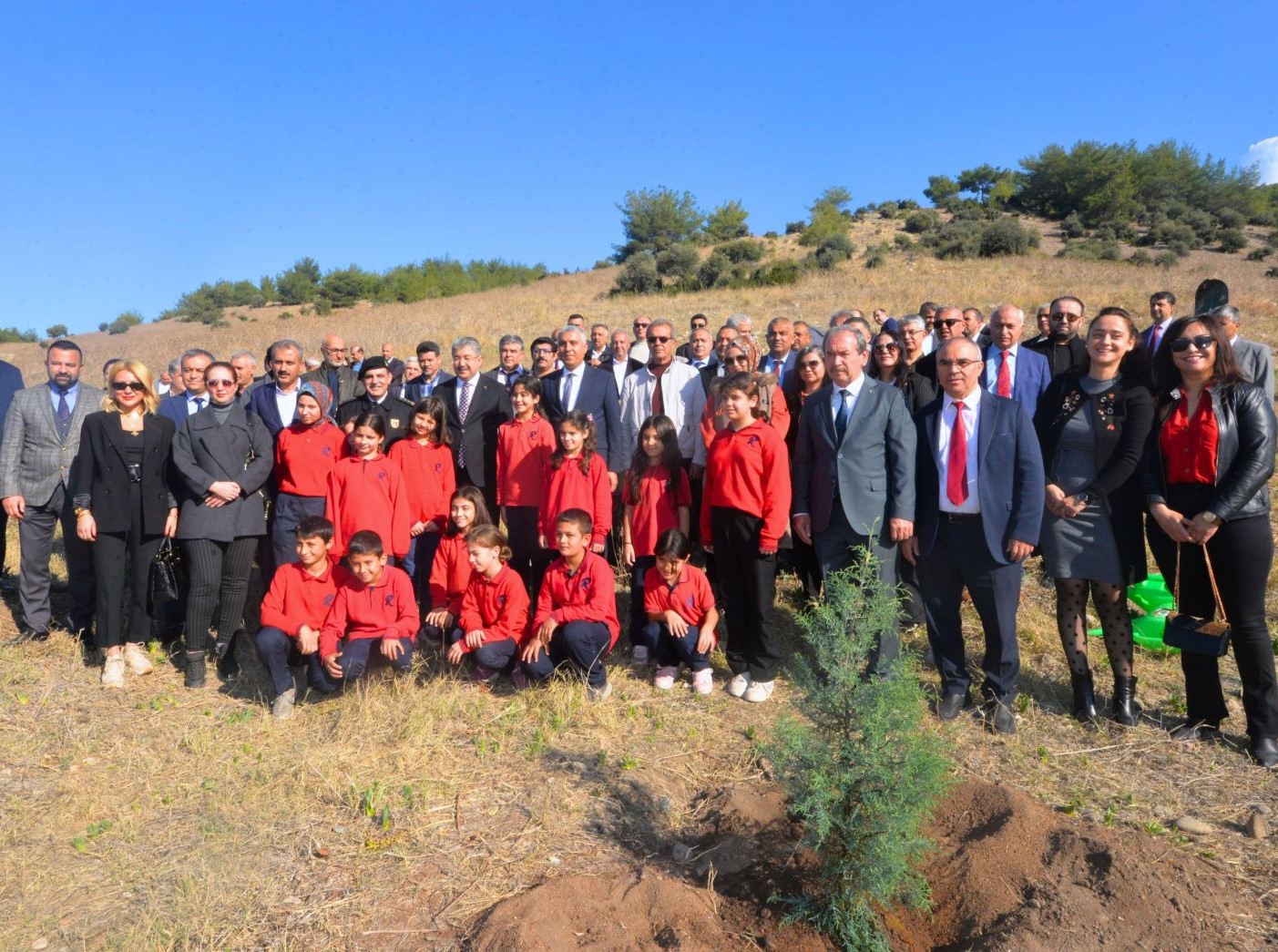 Osmaniye’de 100. Yıl Hatıra Ormanı’na Öğretmenler İçin 130 Fidan Dikimi Yapıldı