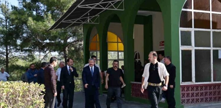 Vali Yılmaz, Depremde Hasar Alan ve Güçlendirmesi Yapılarak Tekrar Hizmete Giren Kadirli Aslantaş Barajı Site Camii’nde İncelemelerde Bulundu