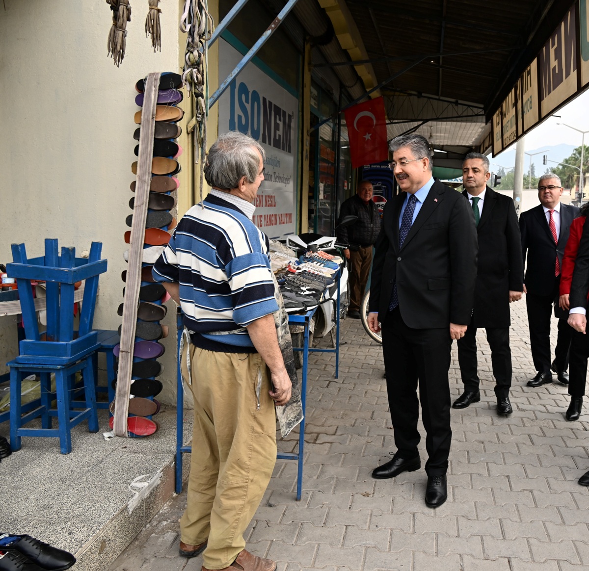 Vali Dr. Erdinç Yılmaz, Esnaflarımızı Ziyaret Etmeye Devam Ediyor