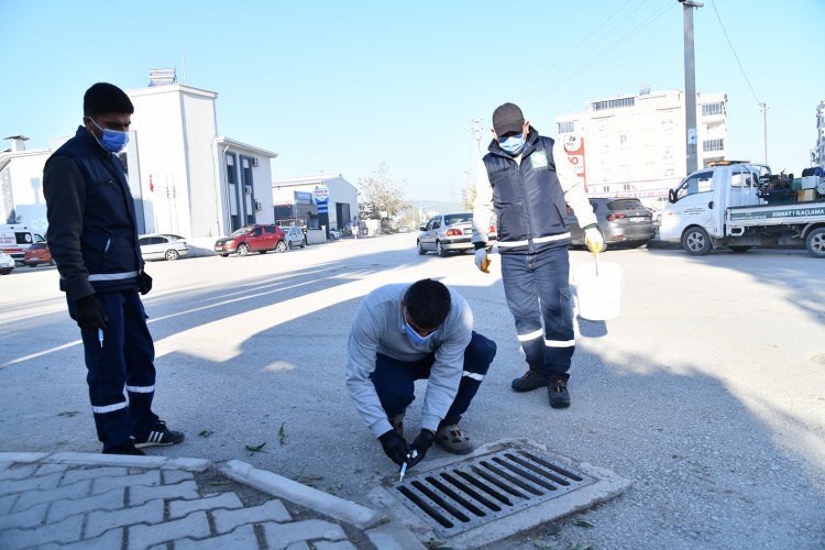 Osmaniye Belediyesi’den Sıvı Püskürtme Ve Dumanlı İlaçlama İle Çalışma Yapıldı